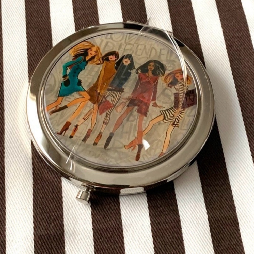 Henri Bendel Izak Girls Compact Mirror - Picture 2 of 4
